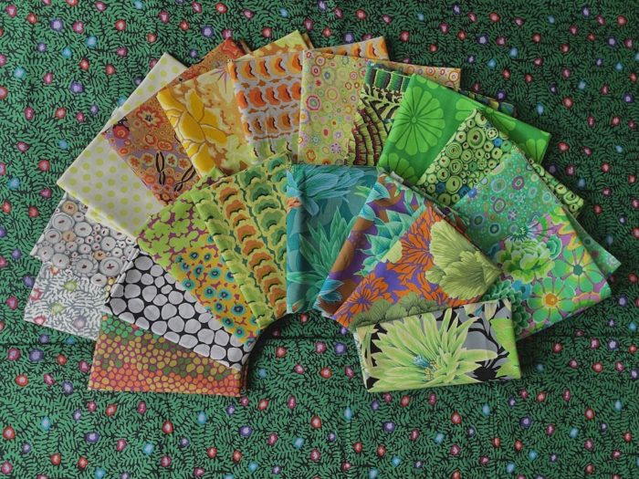 gathering-no-moss-quilt-kit-by-kaffe-fassett-verde-petting-fabric