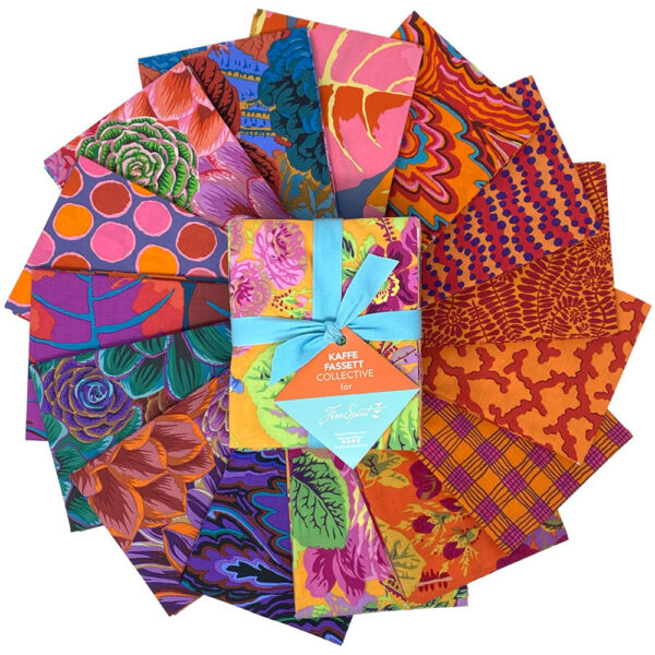 Warm Fat Quarter Bundle - February 2025 by Kaffe Fassett Collective (15 pcs)